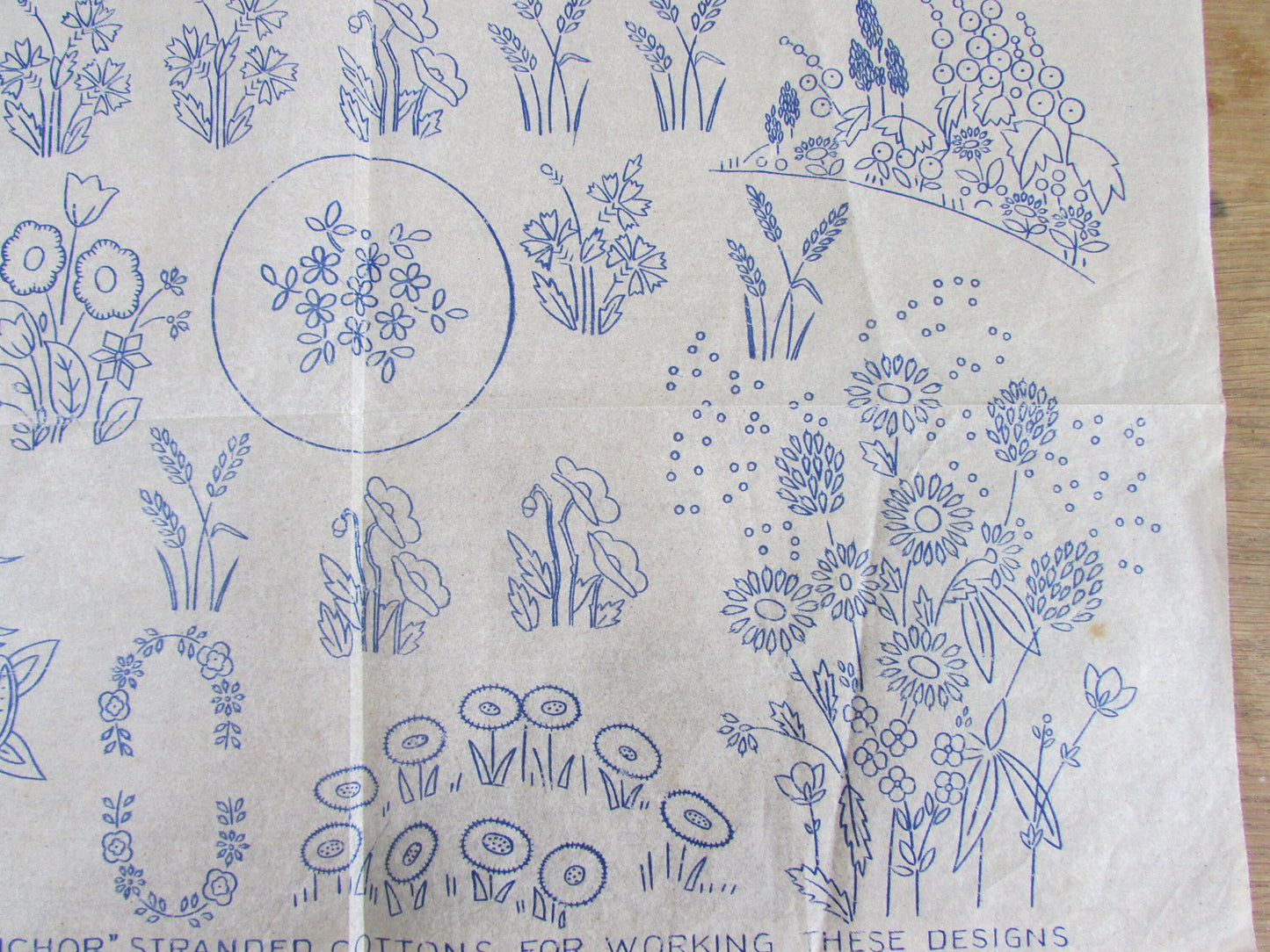 Unused December 1936 Good Needlework & Knitting Magazine assorted flowers and window embroidery transfer