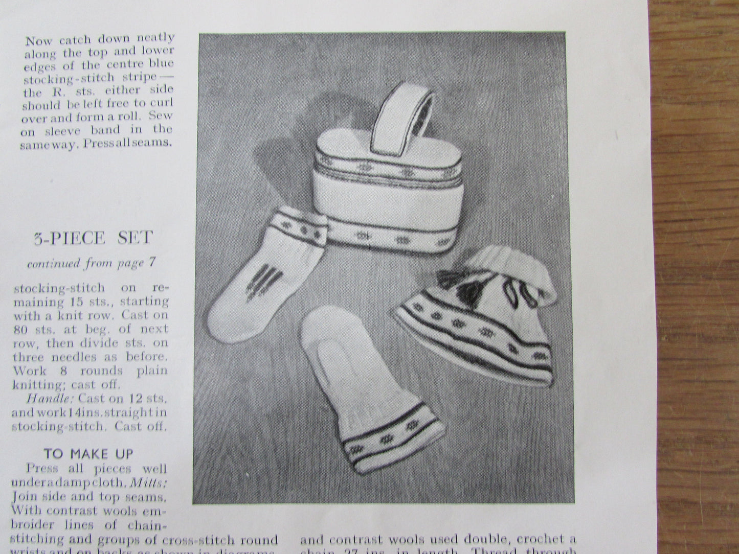 1940s Stitchcraft Under Twenty Teen-age Hand Knits pattern booklet