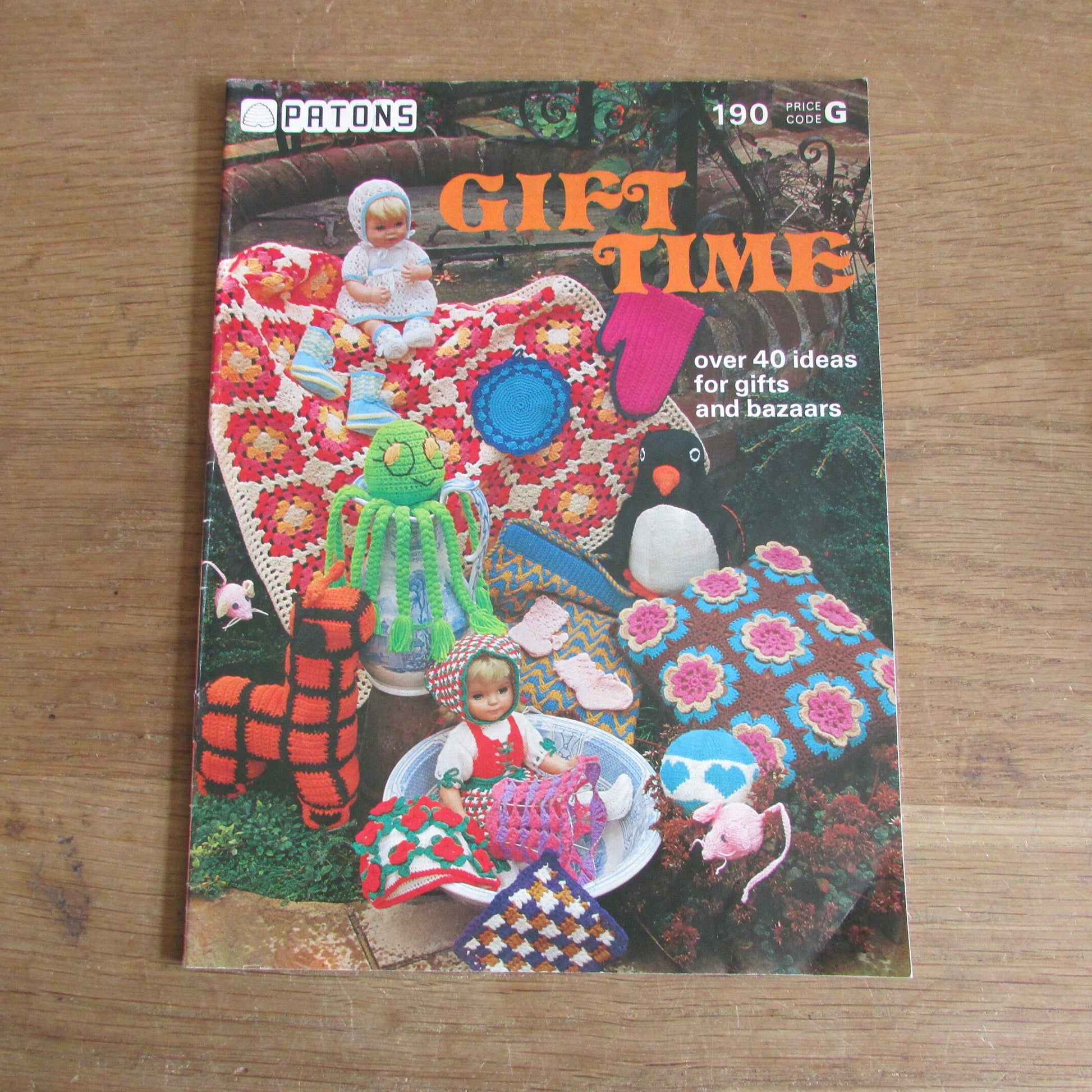 1974 Patons Gift Time 190: over 40 ideas for gifts & bazaars