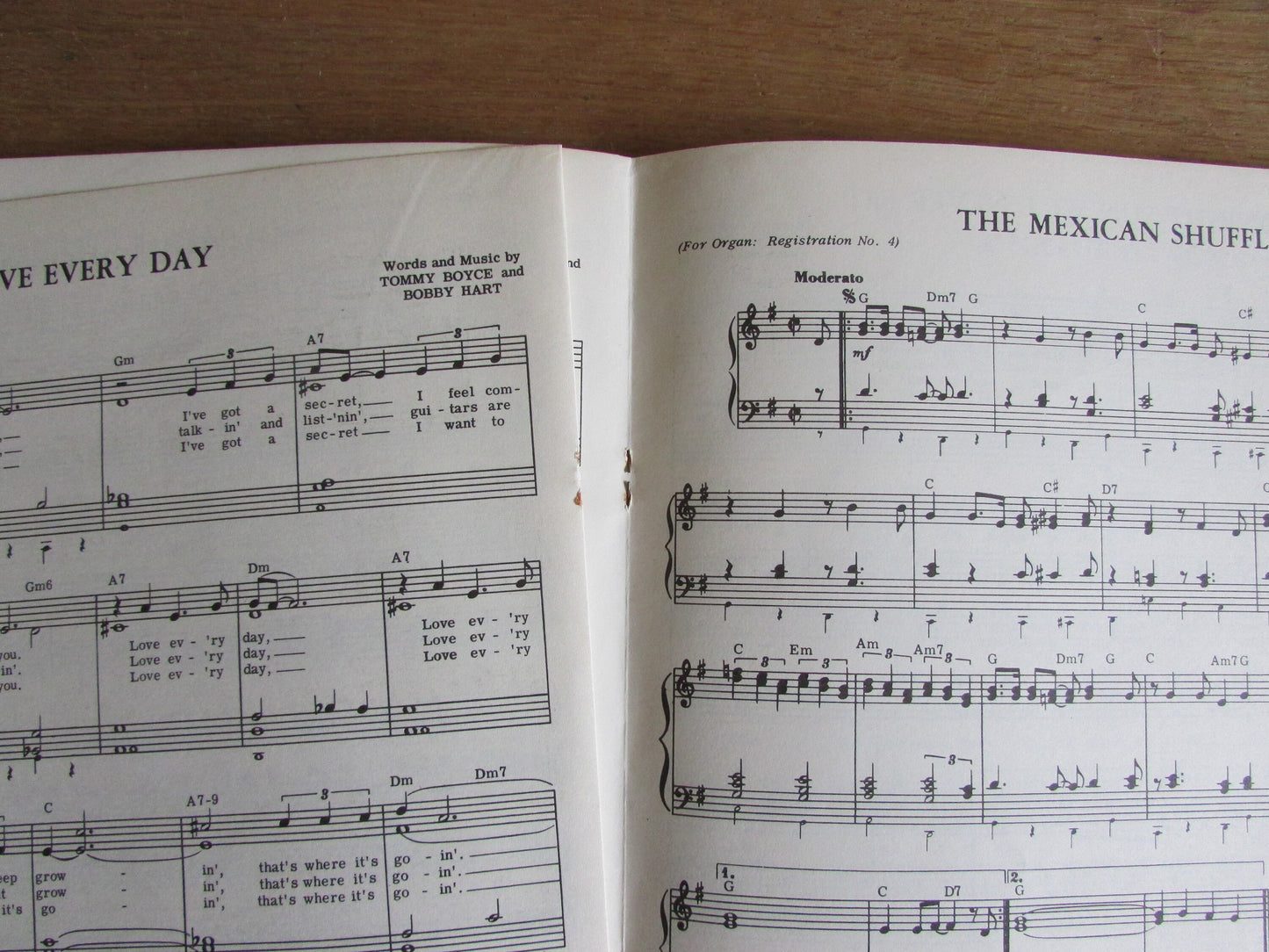 62 Top Pops Easy Piano Easy Organ sheet music (Softback, 1960s)