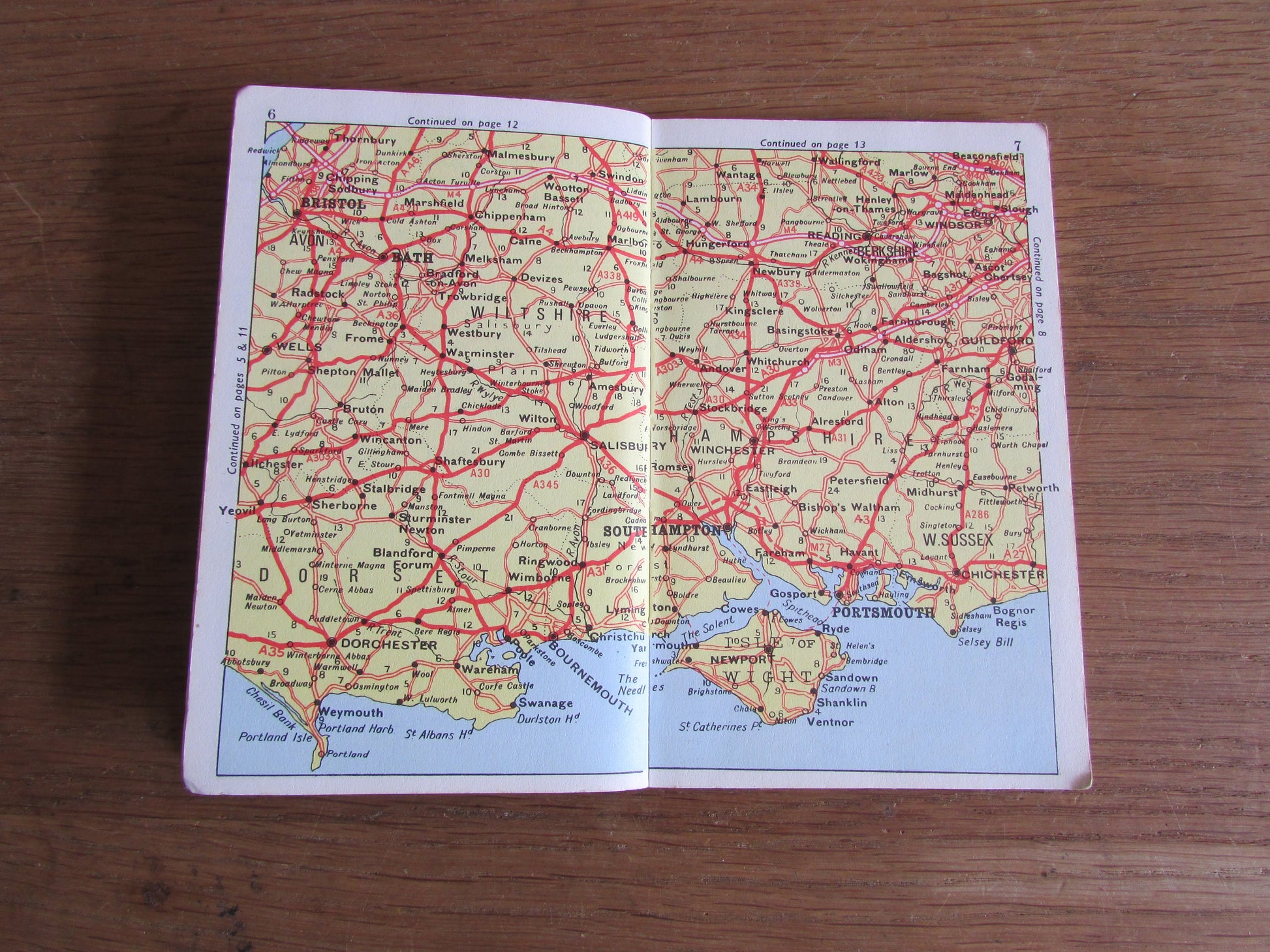 Great Britain and Ireland Pocket Road Atlas, by Johnson & Bacon (Softback, 1970s)