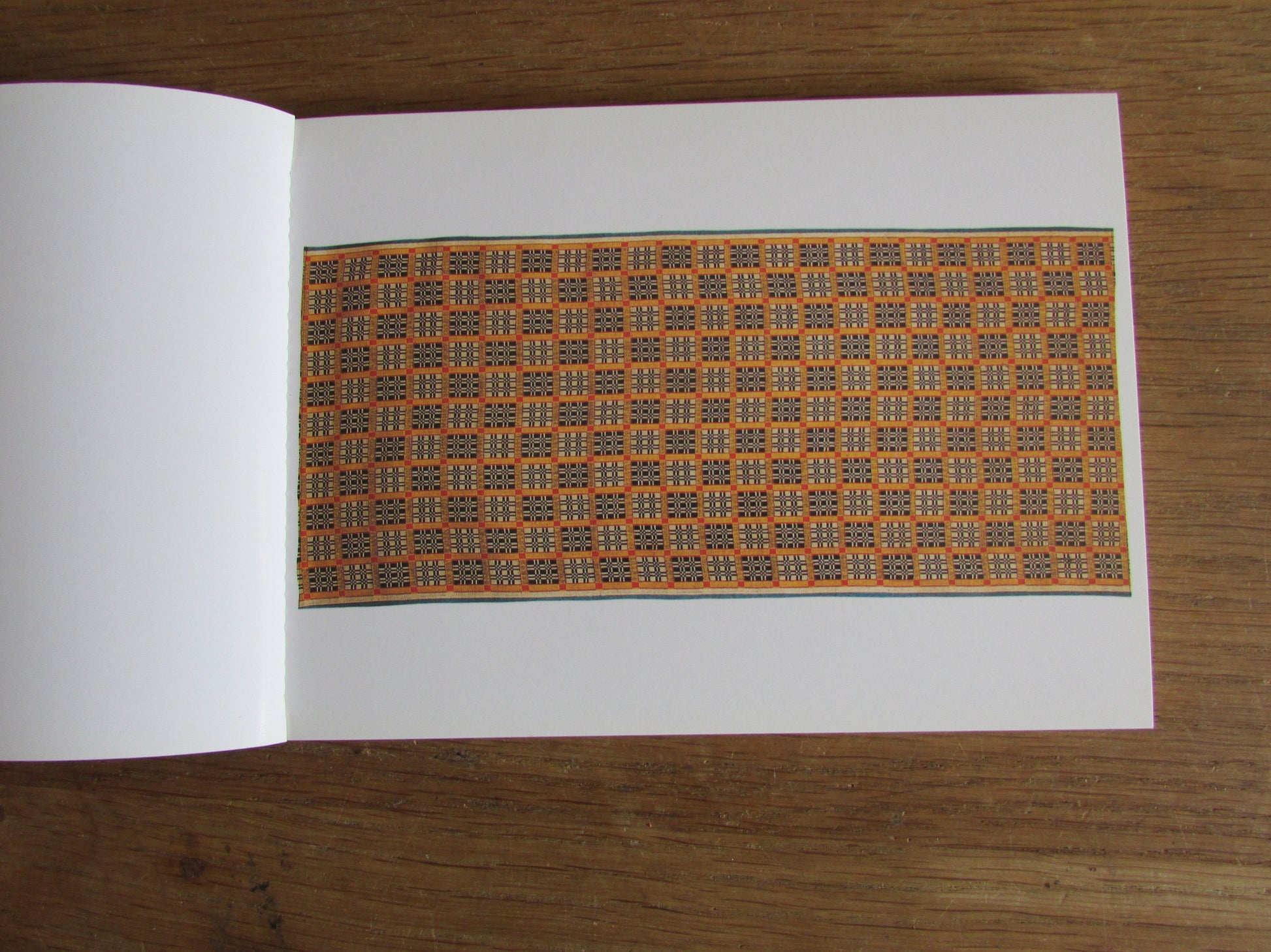African Textiles: The Newark Museum, a book of postcards (Hardback, 1994)