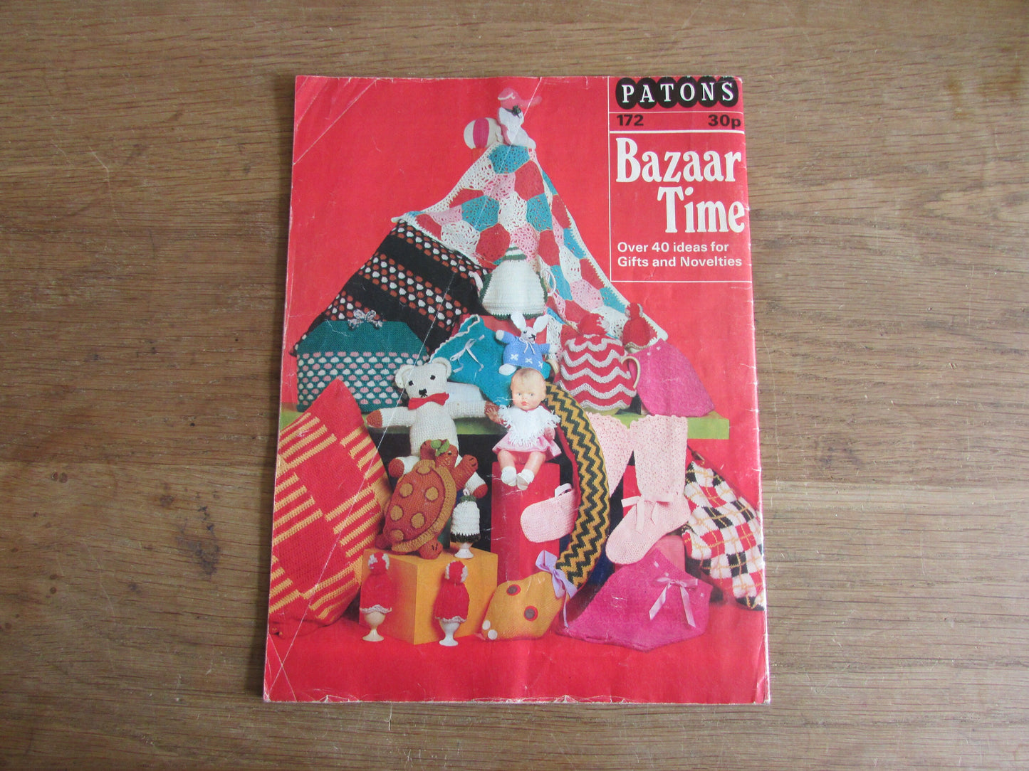 1970s Patons No.172 Bazaar Time: over 40 ideas for gifts & novelties
