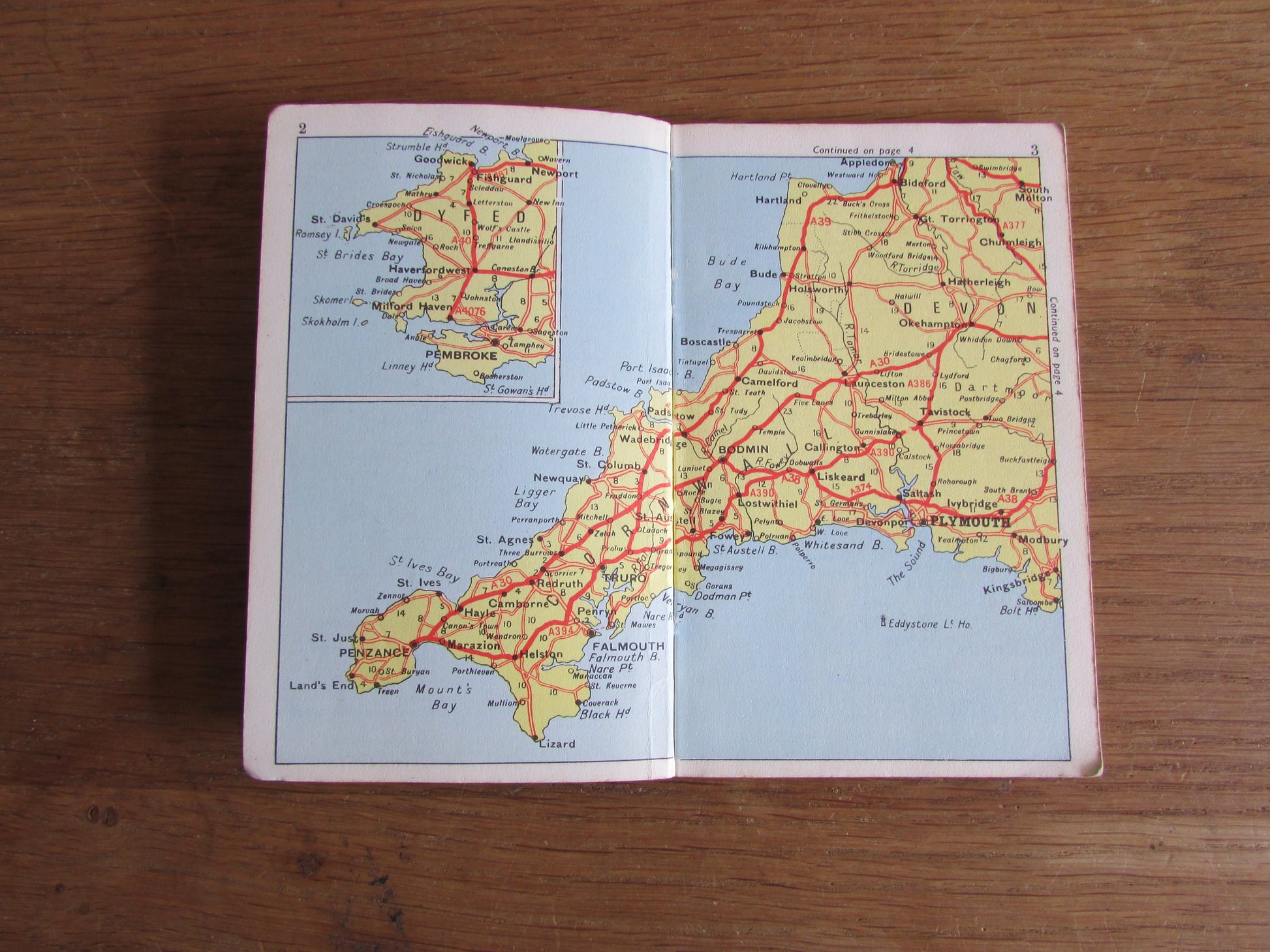 Great Britain and Ireland Pocket Road Atlas, by Johnson & Bacon (Softback, 1970s)