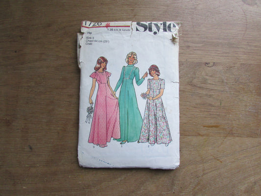 Part cut 1976 Style 1726 sewing pattern for child's & girls' bridesmaid's dress, size 6 (complete)