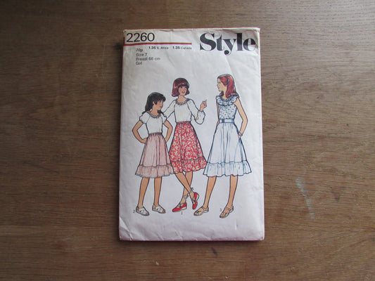 Part cut 1978 Style 2260 sewing pattern for girls' top & skirt, size 7 (complete, see description below)