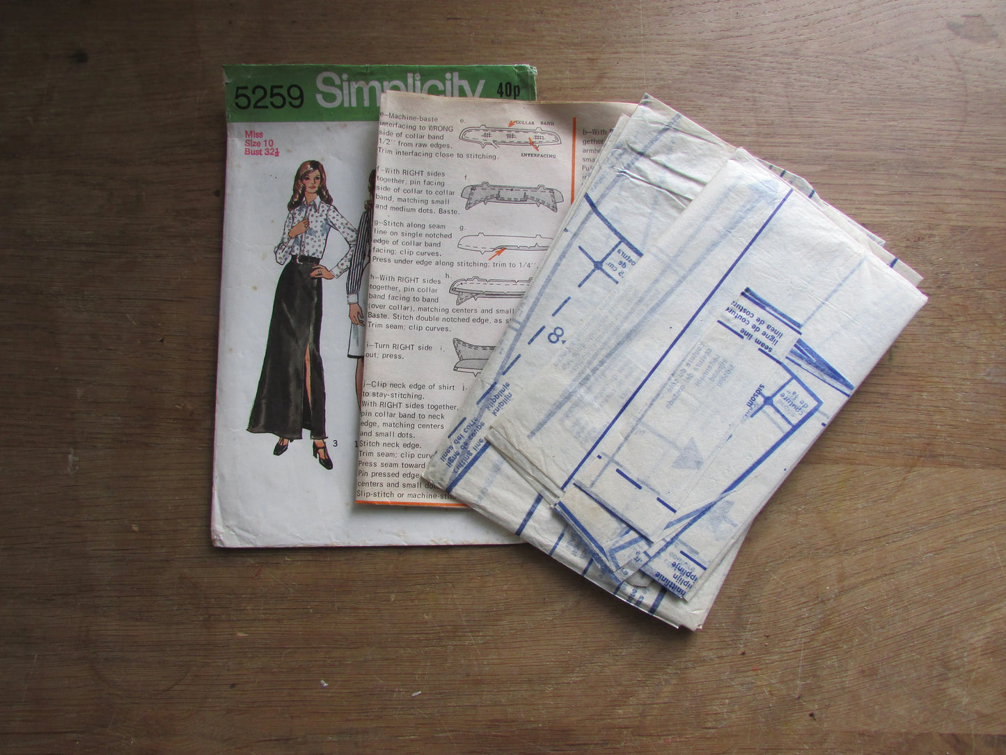 Part cut 1972 Simplicity 5259 sewing pattern for skirt & shirt, size 10 (complete)