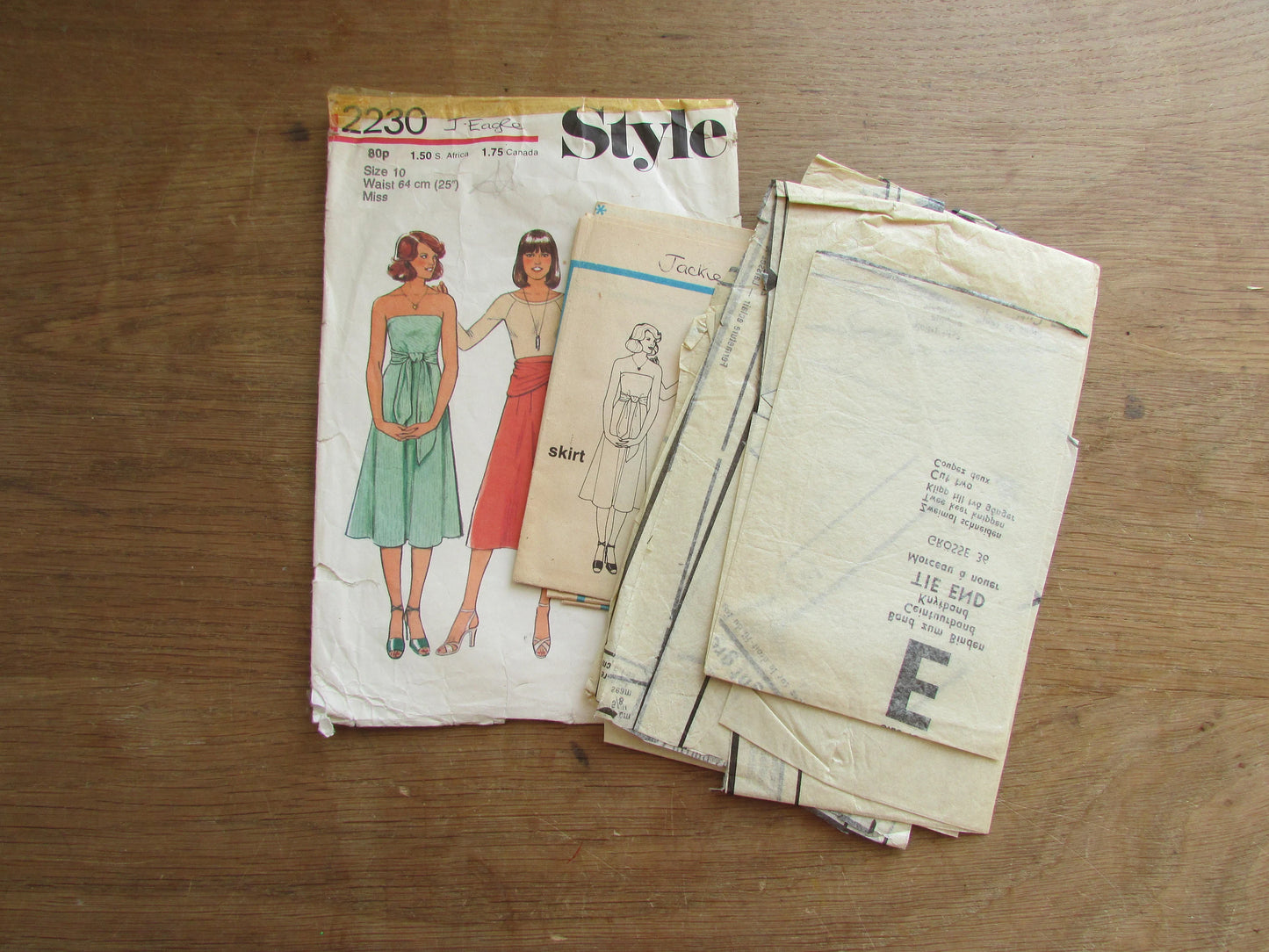 Used 1977 Style 2230 sewing pattern for misses' skirt & bias tie, size 10 (see description below)