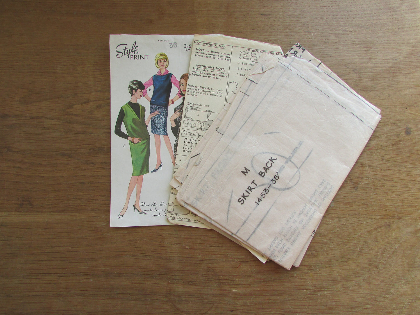 Part cut 1960s Style Print 1453 sewing pattern for misses' tunic & skirt, size 12 (complete)