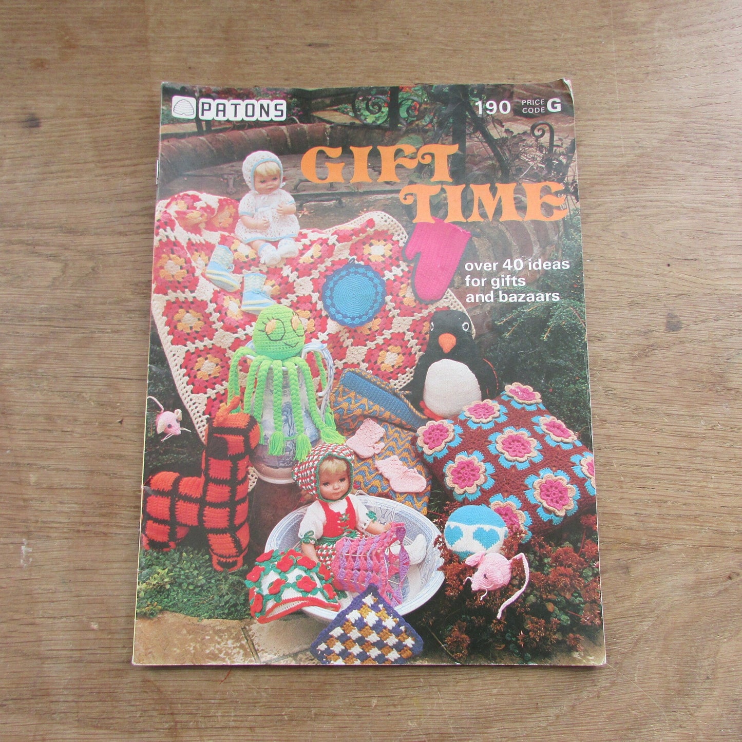 1974 Patons Gift Time No.190: over 40 ideas for gifts & bazaars