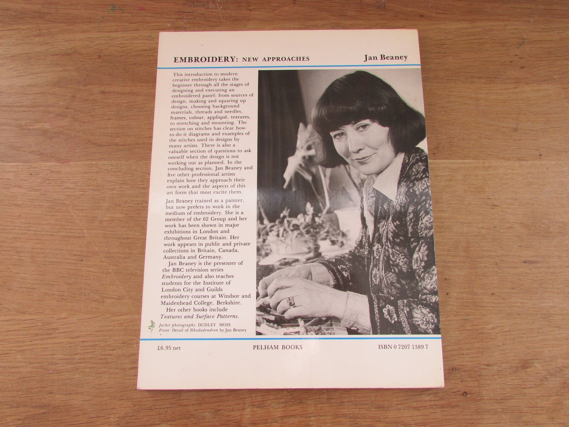 Embroidery New Approaches, by Jan Beaney (Softback, 1980s)