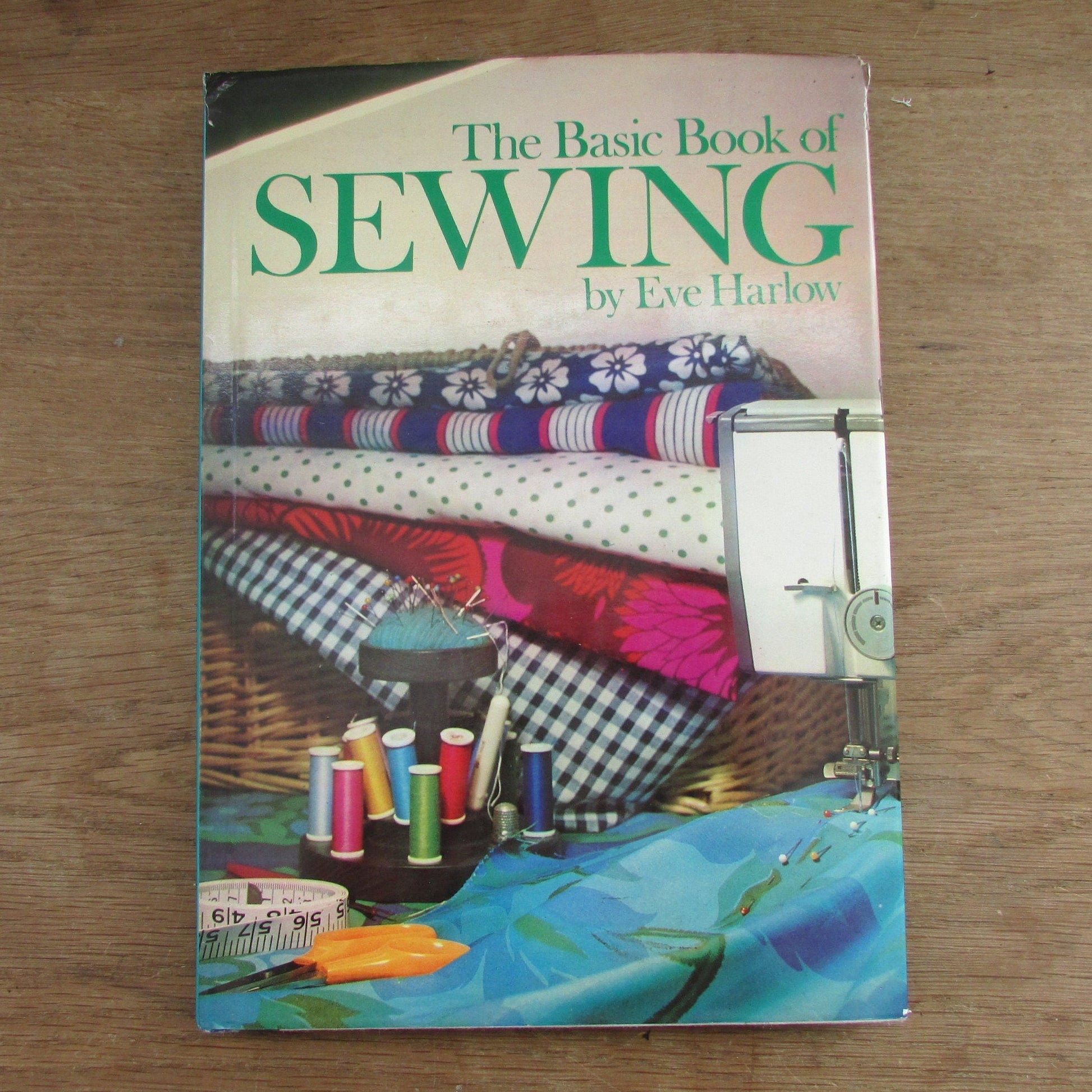 The Basic Book of Sewing, by Eve Harlow (Hardback, 1973)