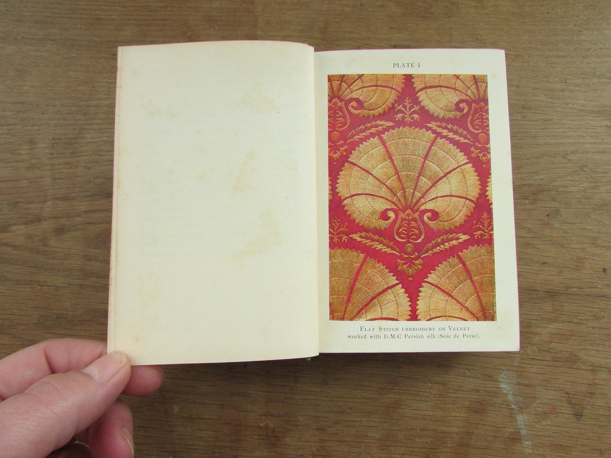 Antique Encyclopedia of Needlework, by Therese de Dillmont (Hardback)