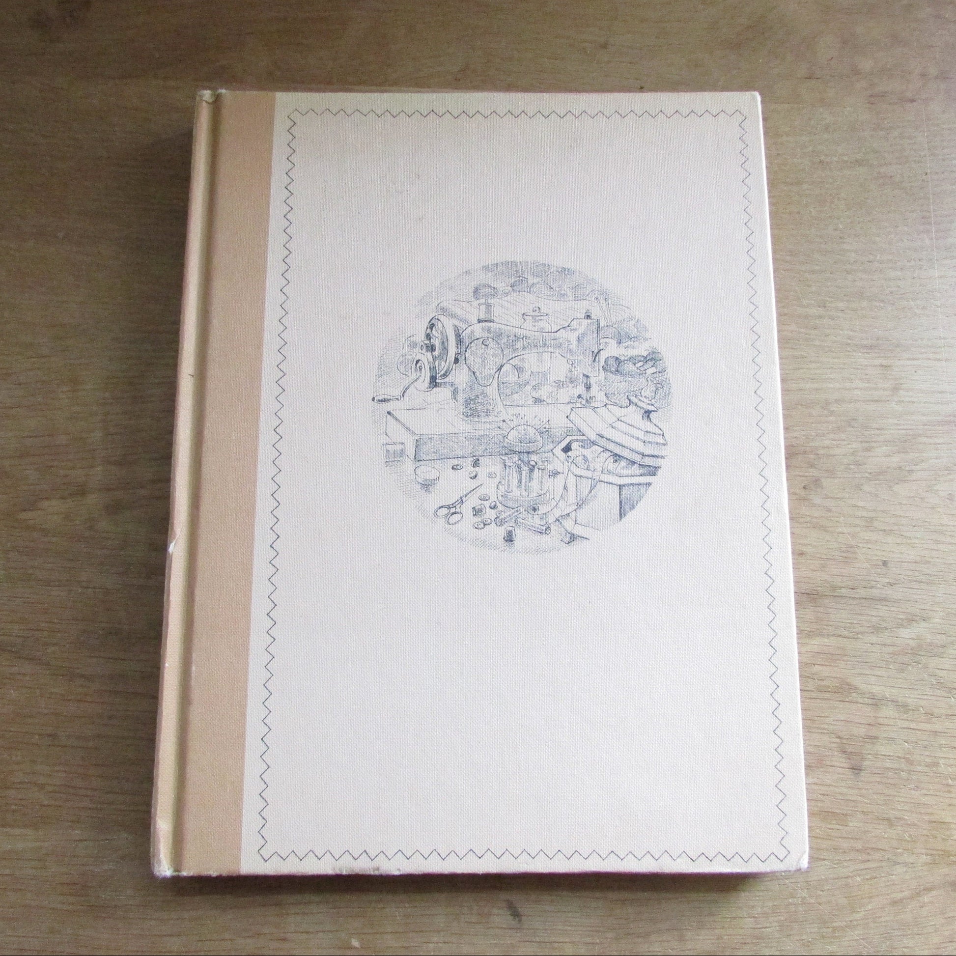 The Book of Handicrafts for All The Family, by Eve Harlow (Hardback, 1975)