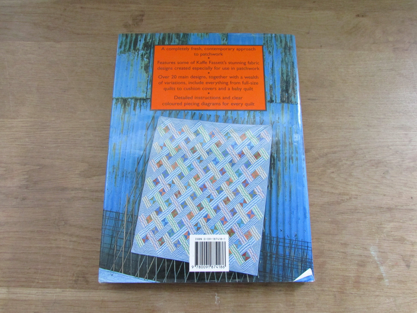 Kaffe Fassett, with Liza Prior Lucy, Passionate Patchwork: over 20 original quilt designs (Hardback, 2001)
