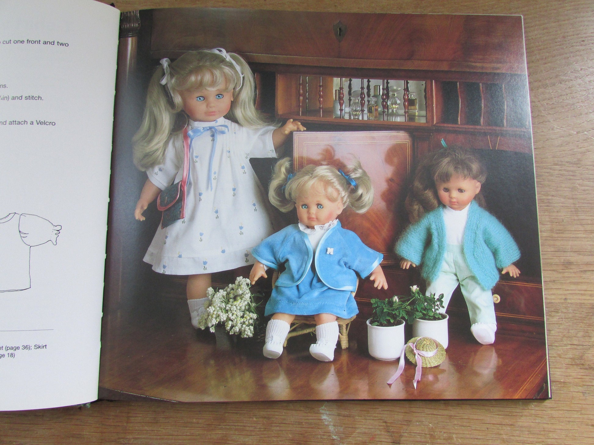 Dolls Clothes: Create Over 75 Styles For Your Doll, by Mette Jorgensen (Hardcover, 1997)