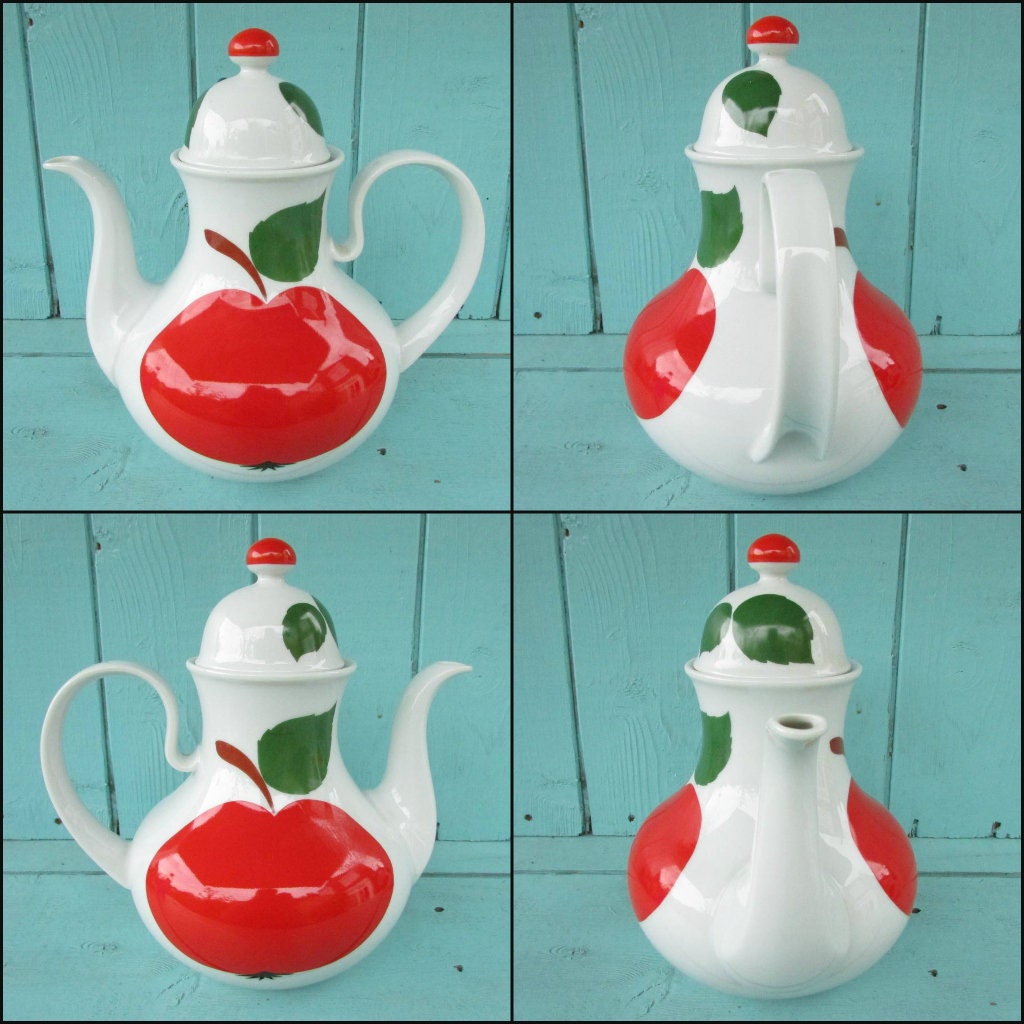 1970s Seltmann Weiden, Bavaria "Patricia" apple motif tea/coffee pot, & jug duo