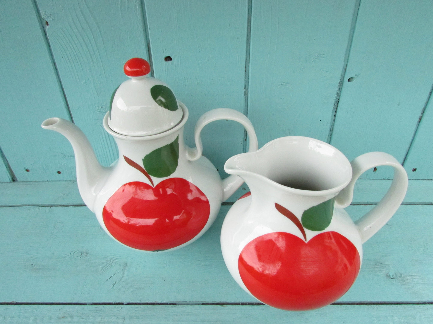 1970s Seltmann Weiden, Bavaria "Patricia" apple motif tea/coffee pot, & jug duo