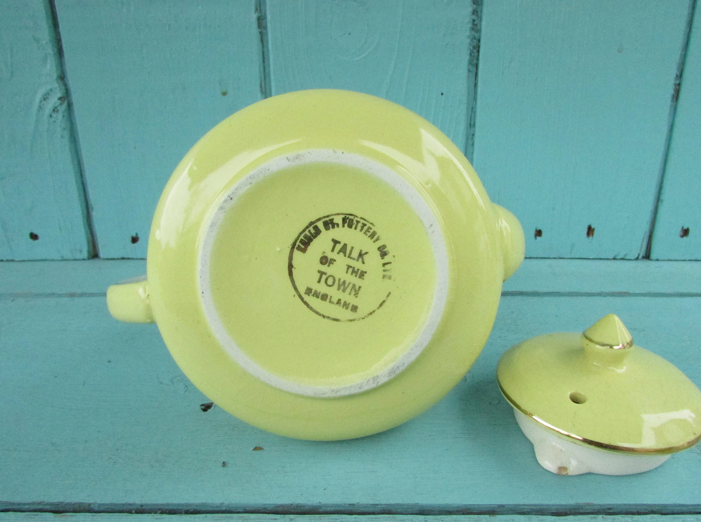 Mismatched 1950s Keele Street Pottery 'Talk of the Town' tea-for-one set