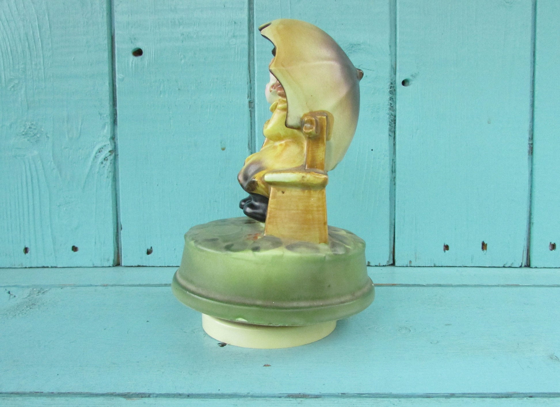 1970s Sankyo Japan ceramic musical ornament, children under umbrella