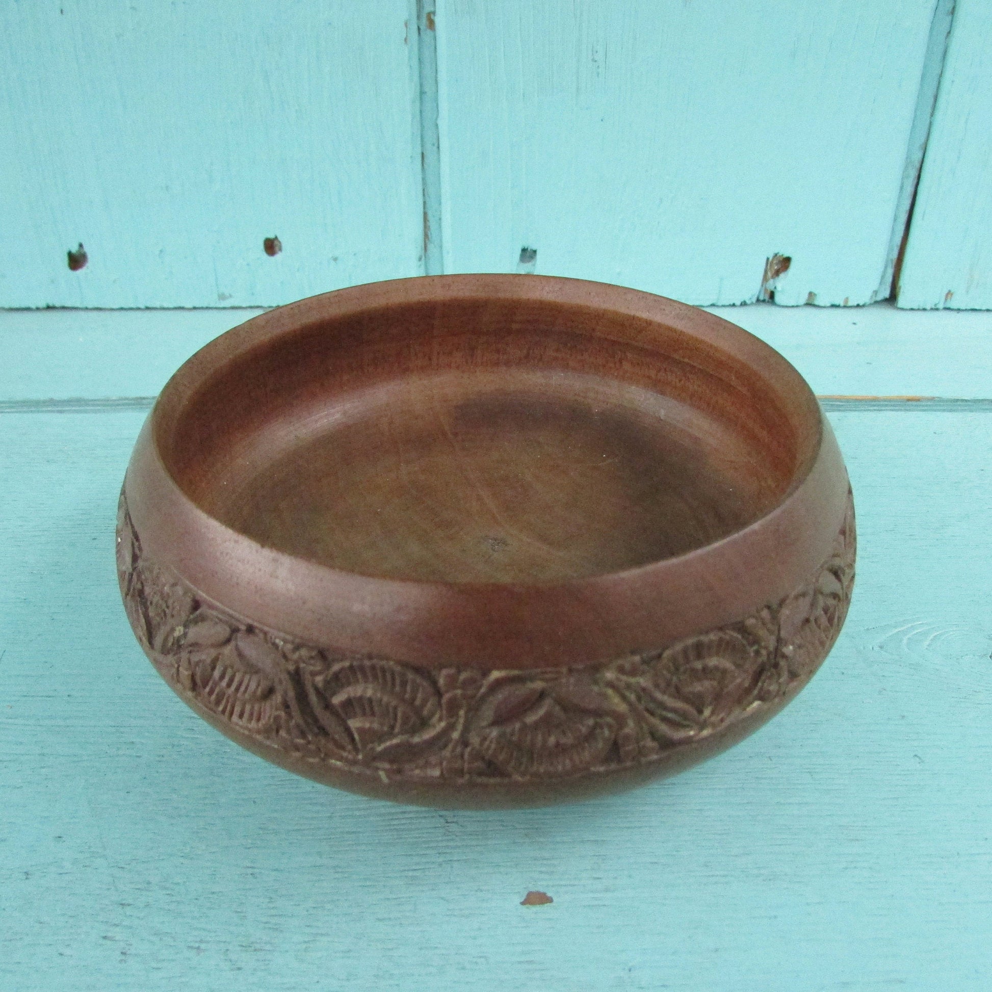 Cute vintage hand-carved treen/wooden trinket dish