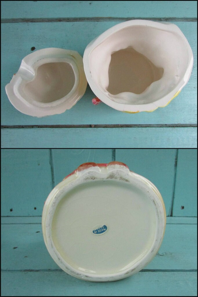 Pair of vintage ceramic Dutch girls in traditional costume lidded milk jug & sugar pot