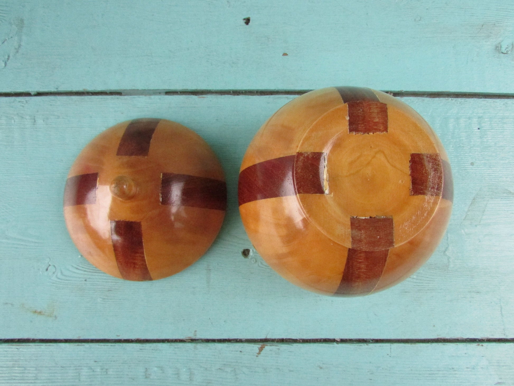 Vintage ball-shaped marquetry wooden trinket box