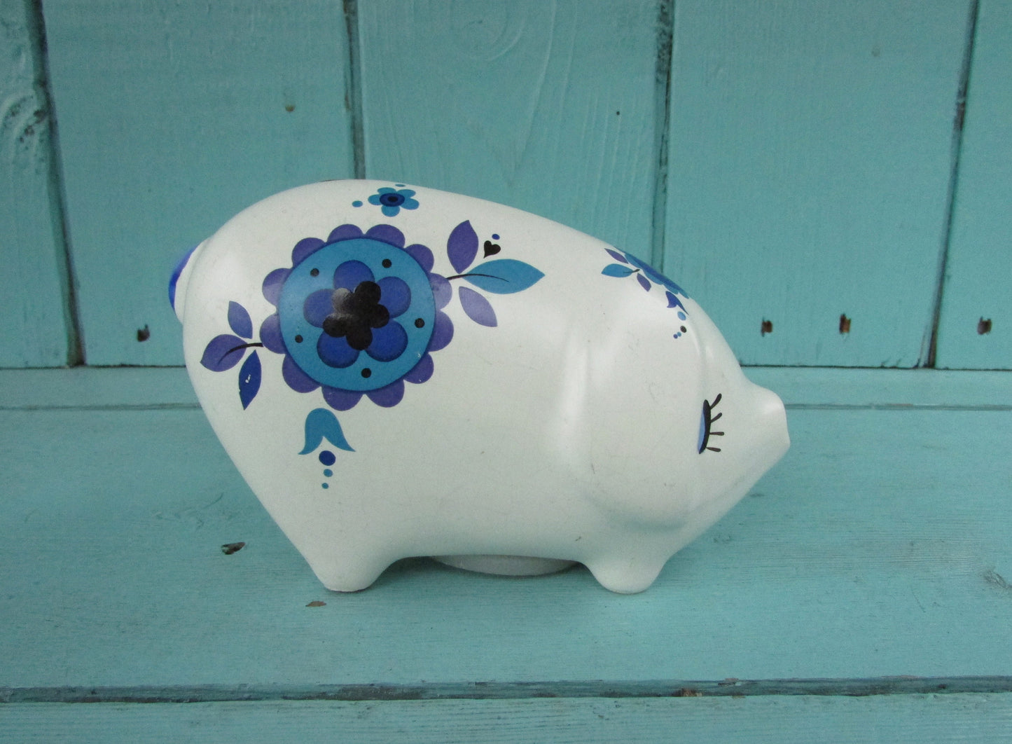 1960s Arthur Wood 5649 porcelain blue & white floral piggy bank