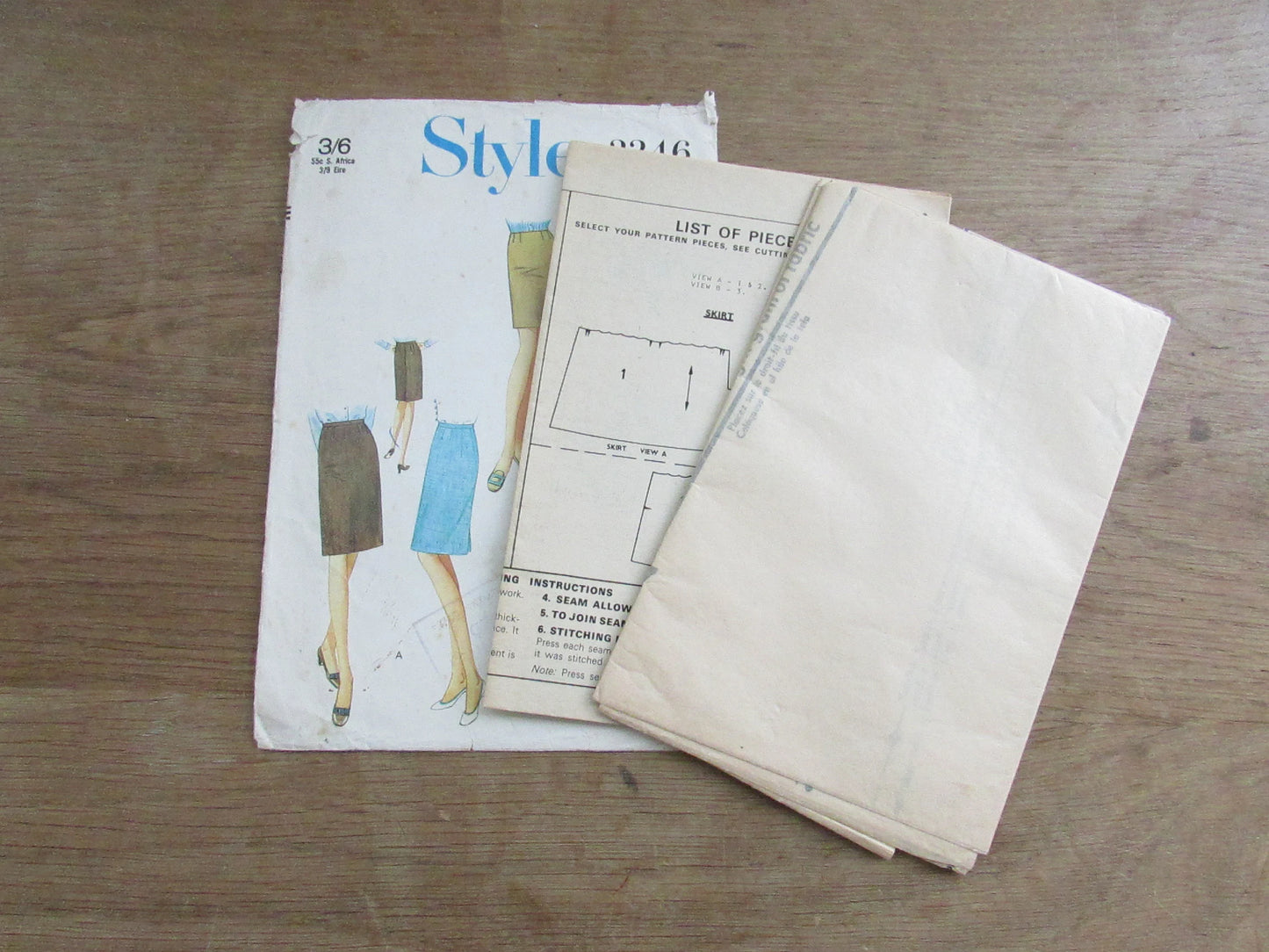 Part cut 1968 Style 2246 sewing pattern for misses' skirt in two lengths, size 10 (complete)