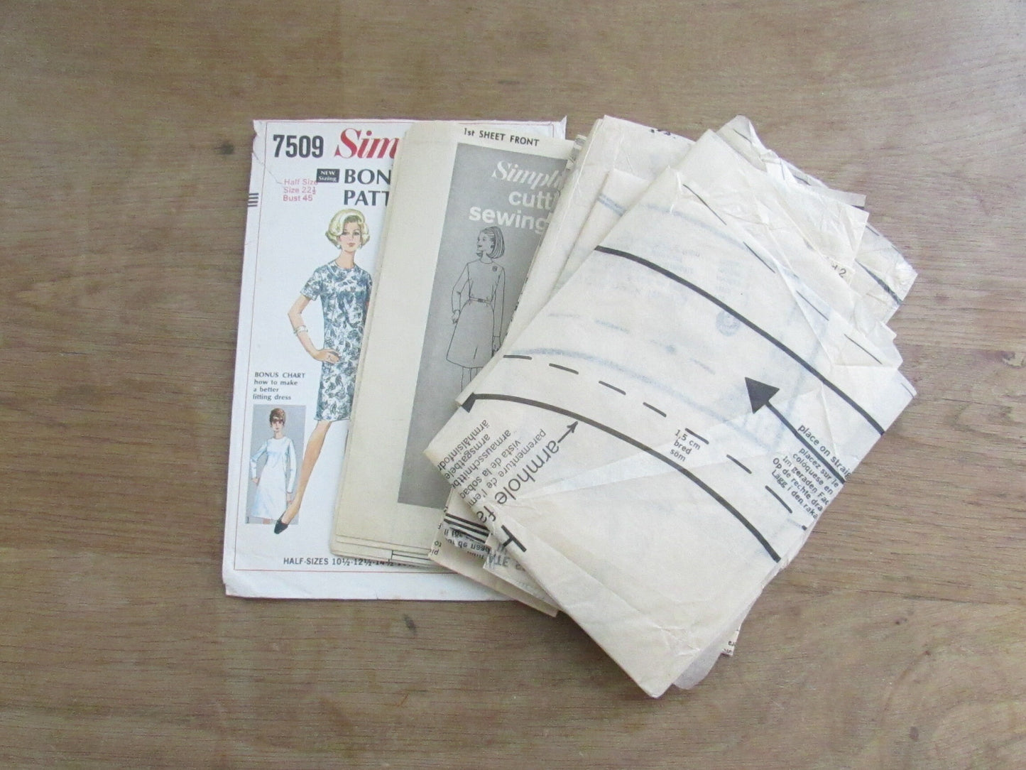 Part cut 1968 Simplicity 7509 sewing pattern for bonus basic dress in half-sizes, size 22.5 (complete)