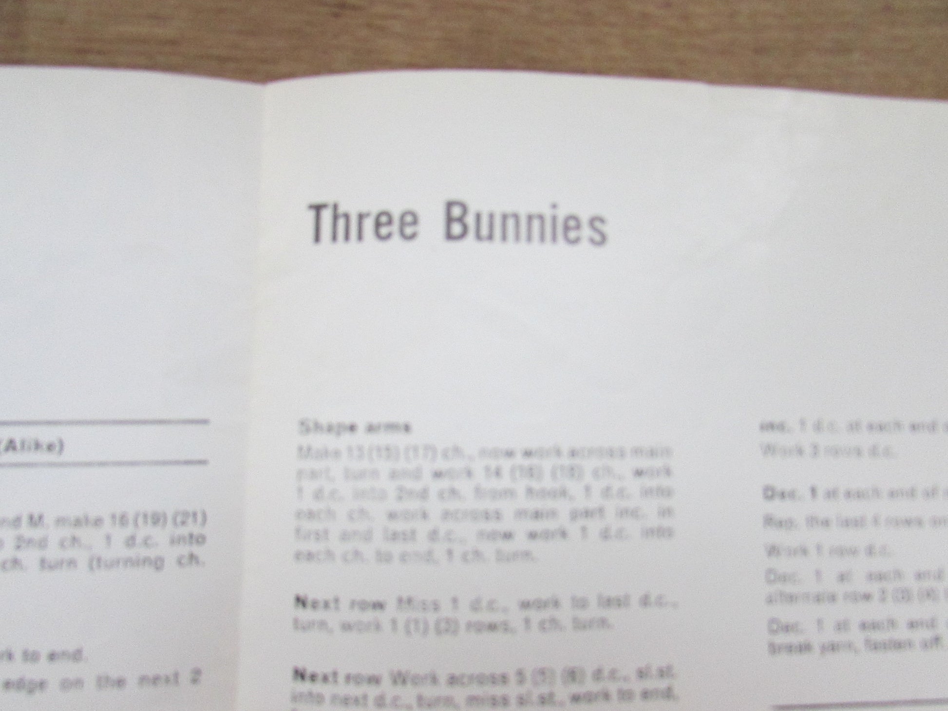 1970s Robin 2243 crochet pattern for Three Bunnies