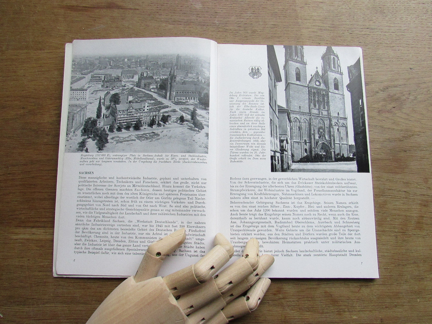 Deutschland Hinter dem Eisernen Vorhang Sowjetische Besatzungszene ( Germany behind the Iron Curtain Soviet Occupation) (Softback, 1956)