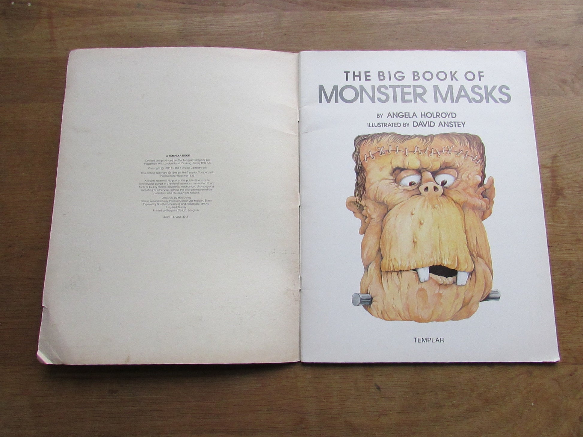 The Big Book of Monster Masks: 10 punch-out masks, by Angela Holroyd (Softback, 1991)