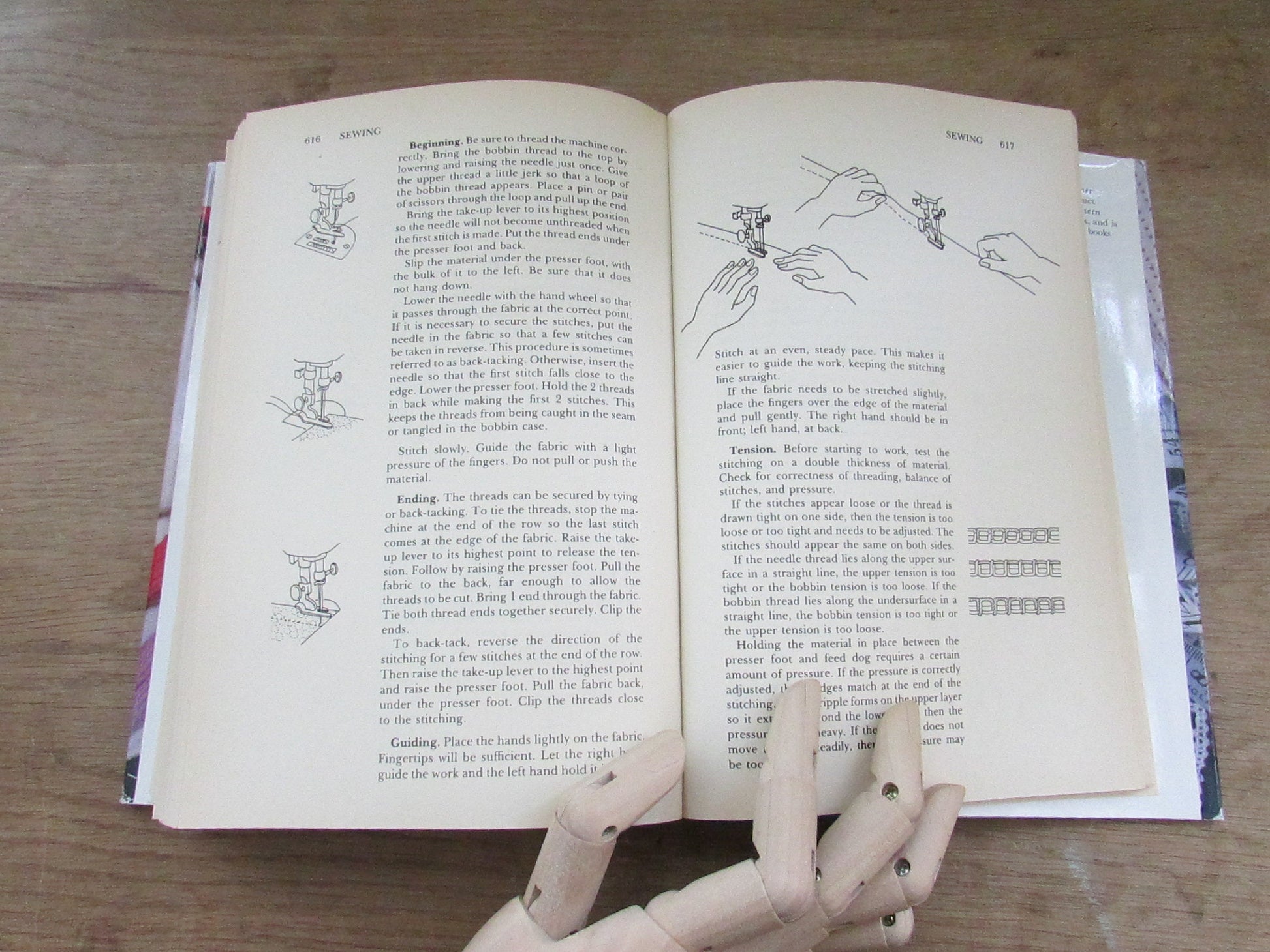 The Complete Encyclopedia of Stitchcraft, by Mildred Graves-Ryan (Hardback, 1981)