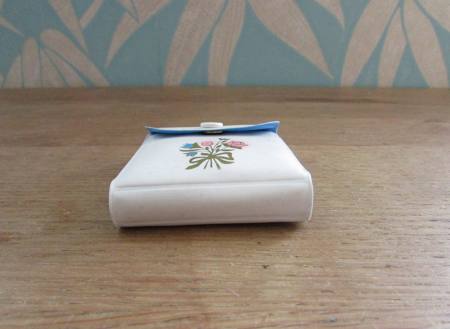 1960s ladies travel razor in vinyl case with mirror, made in Germany