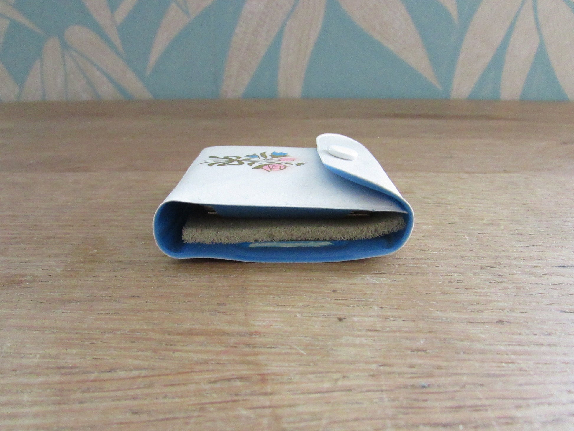 1960s ladies travel razor in vinyl case with mirror, made in Germany