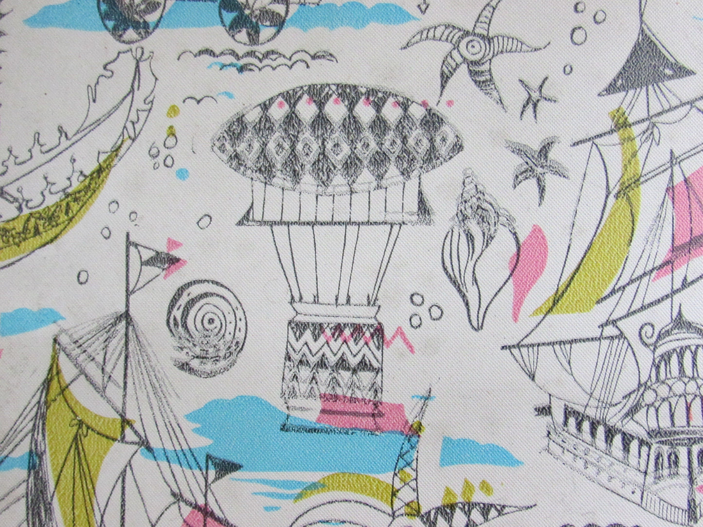 1960s hardcover vinyl record case for 7inch singles, illustrated with ships & hot air balloons