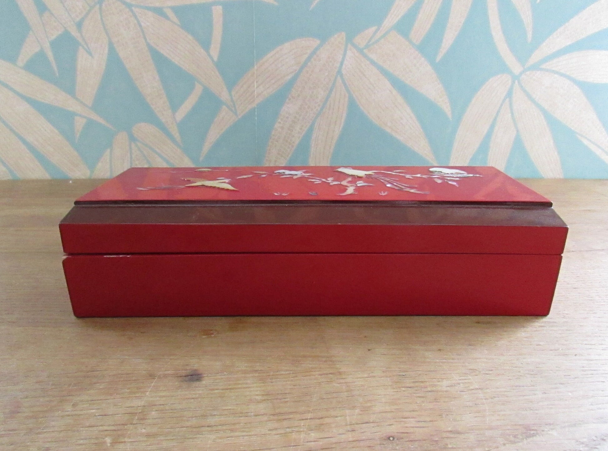 Beautiful vintage red Oriental lacquer & Mother of Pearl cigarette box with ashtray