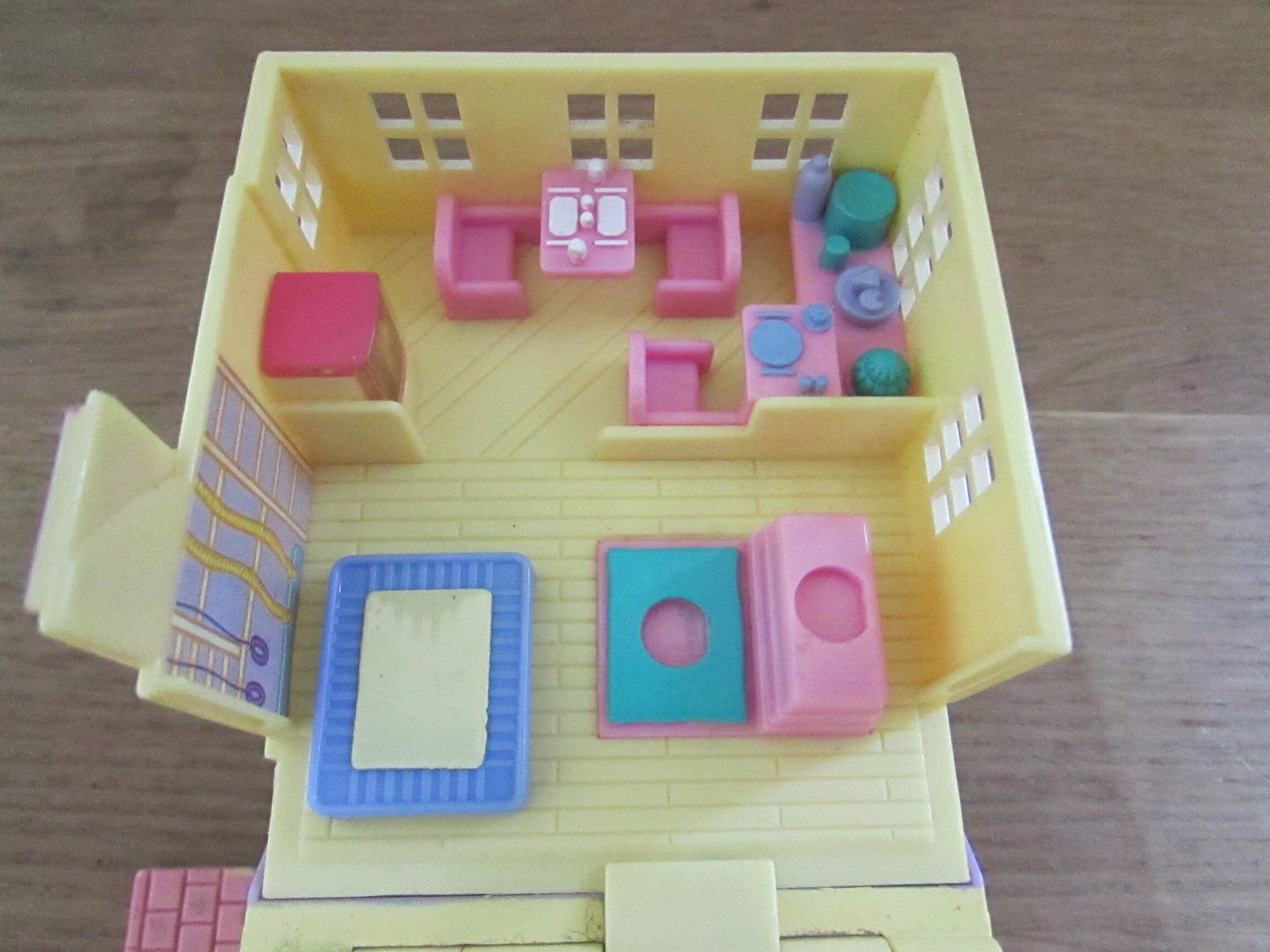 1993 Bluebird Toys Polly Pocket Light-up School House (see description below)