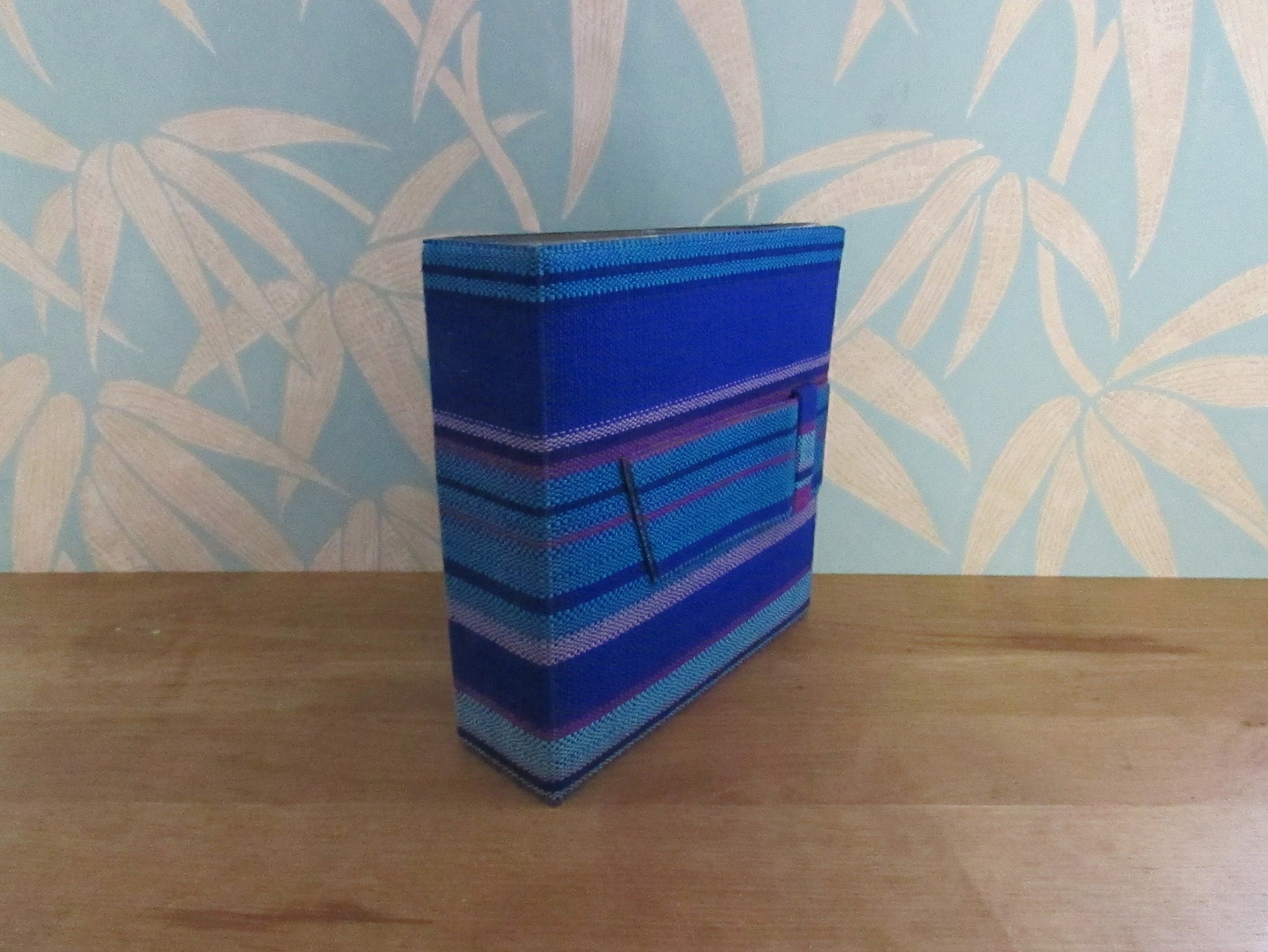 Vintage hardcover bright blue/pink/purple fabric record case for 7inch singles