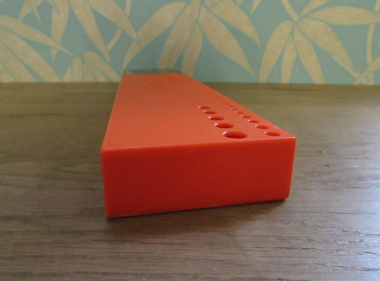 1970s plastic orange & brown knitting needles box/caddy