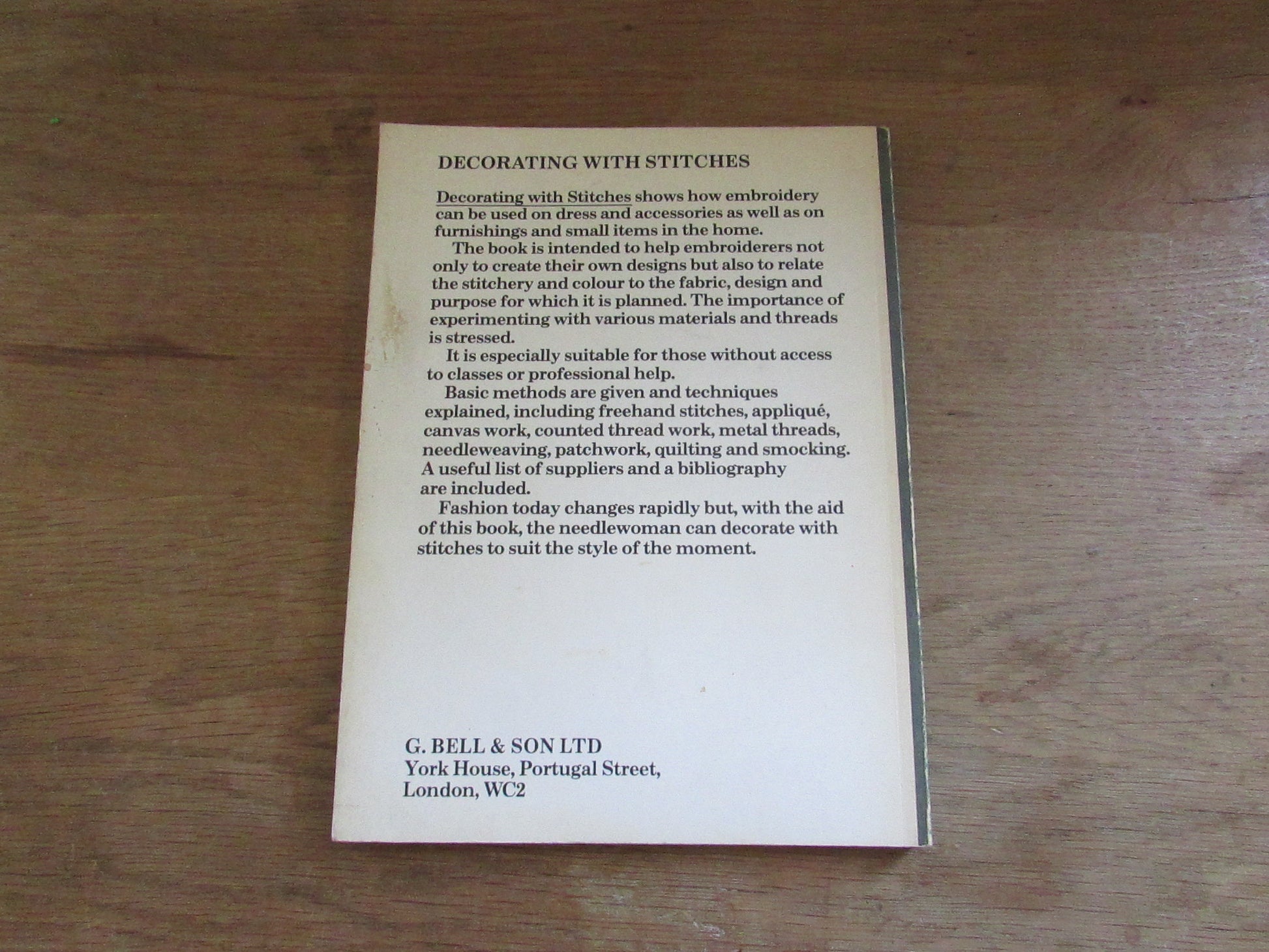 Decorating With Stitches, by Lynette de Denne, & Margaret F. Johnson (Softback, 1975)