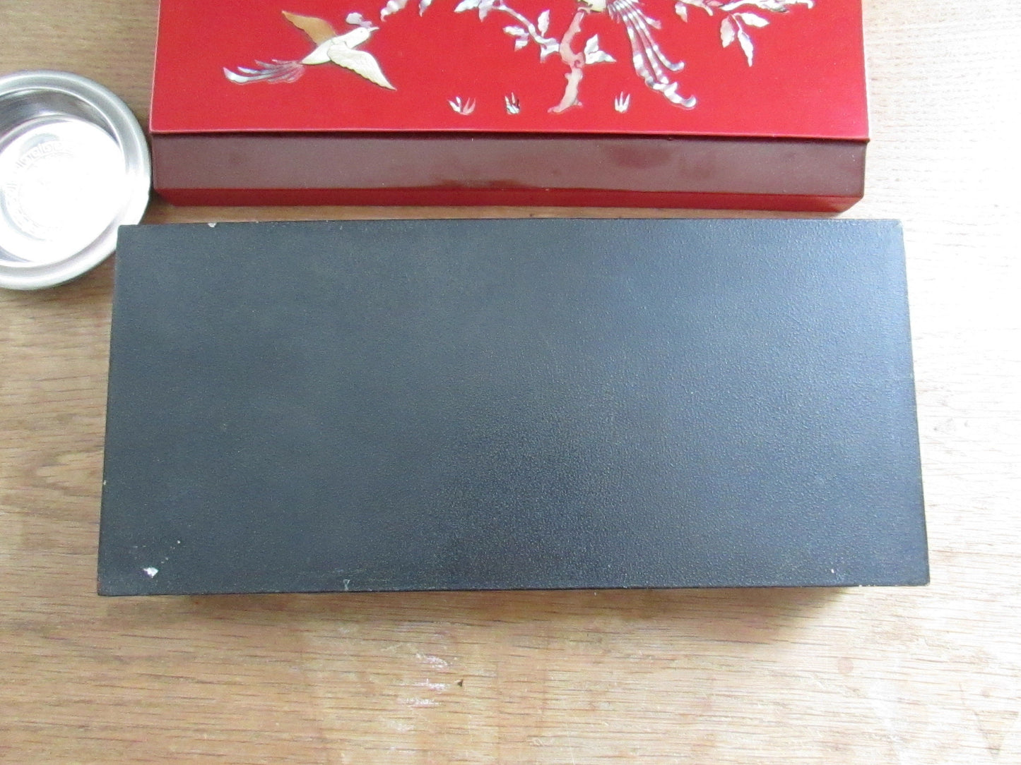 Beautiful vintage red Oriental lacquer & Mother of Pearl cigarette box with ashtray