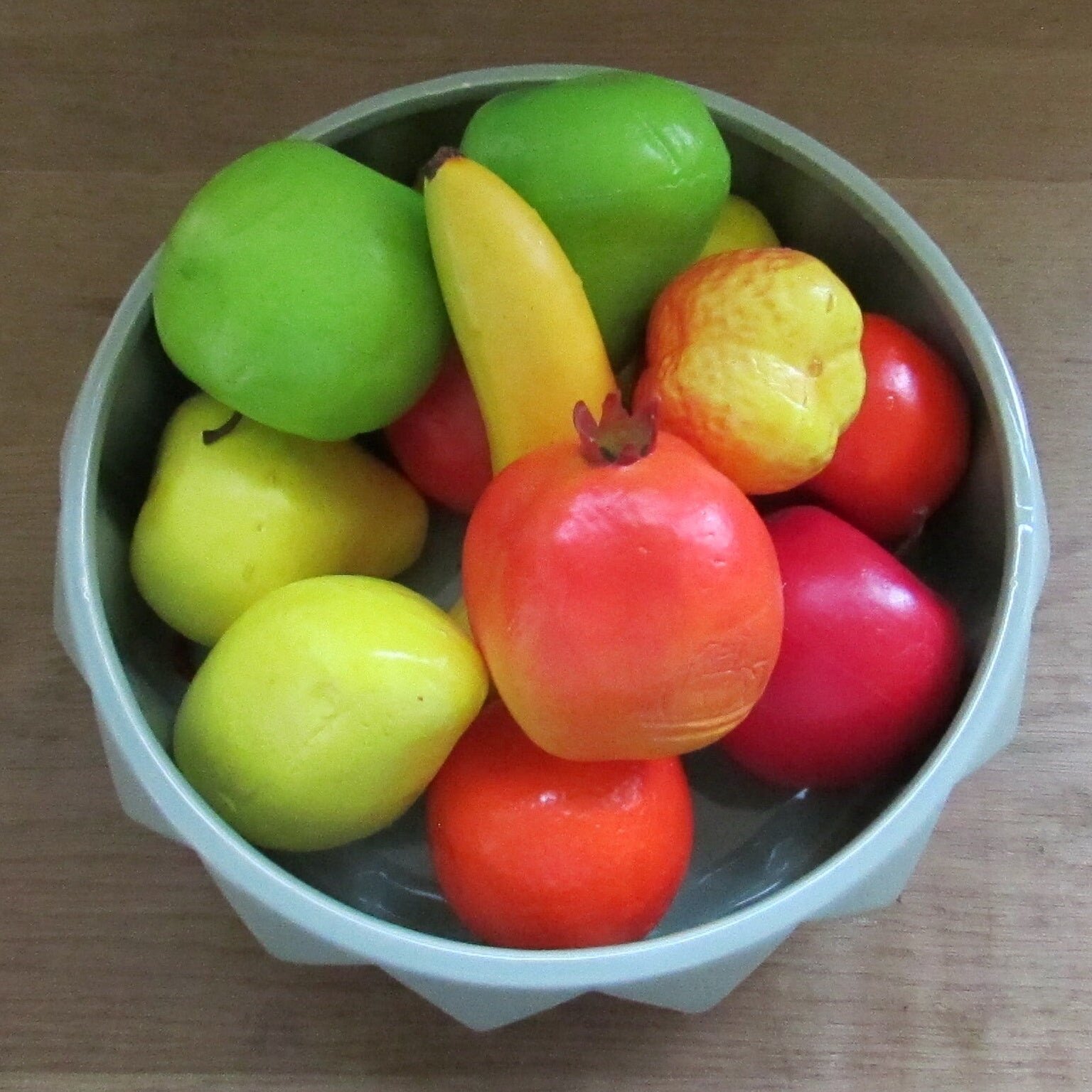 Selection of 12 vintage life-size plastic fruit