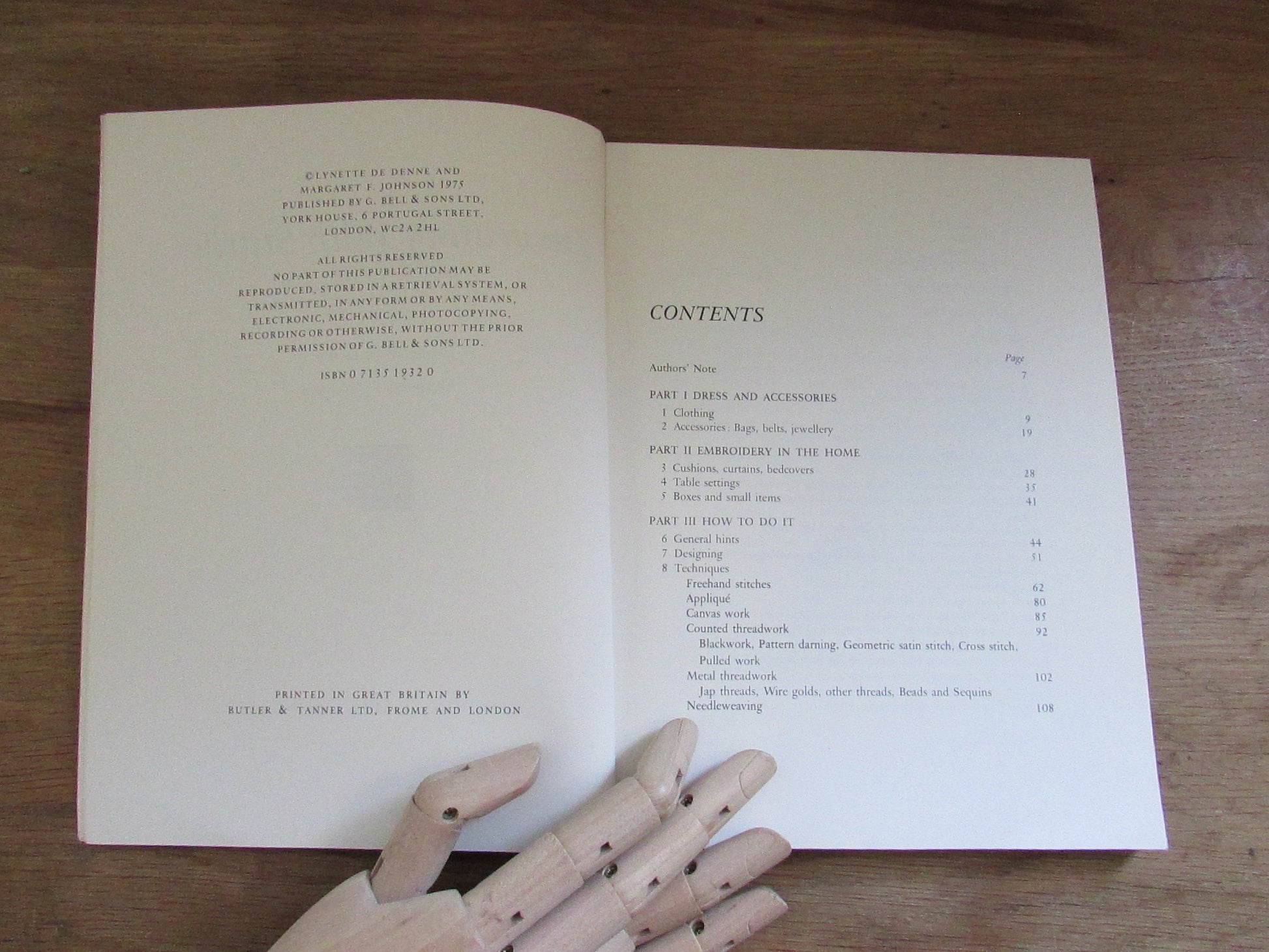 Decorating With Stitches, by Lynette de Denne, & Margaret F. Johnson (Softback, 1975)