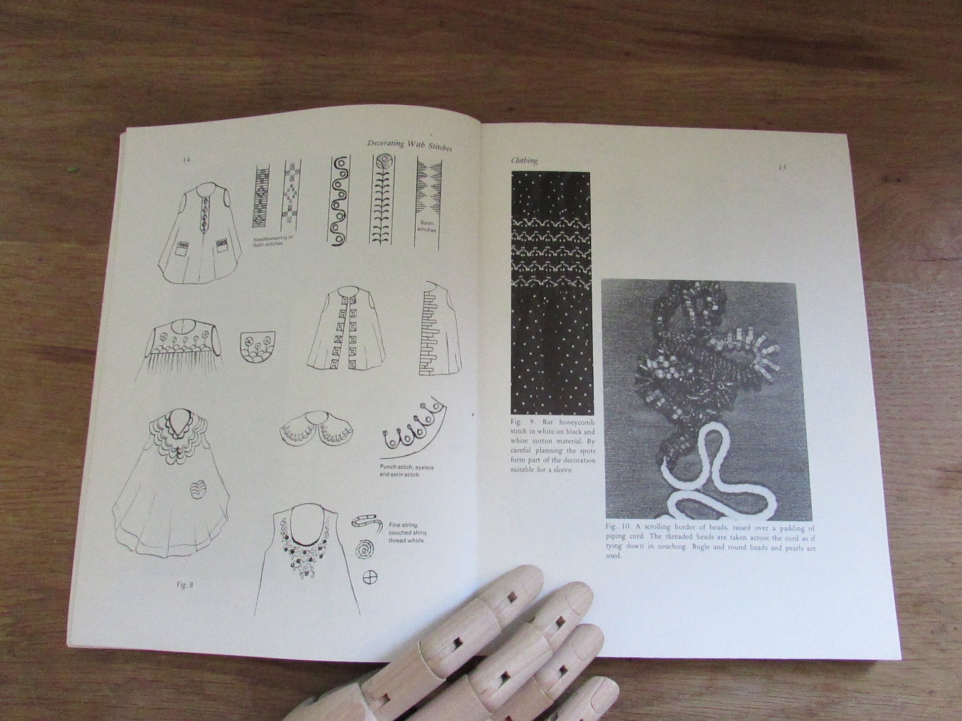 Decorating With Stitches, by Lynette de Denne, & Margaret F. Johnson (Softback, 1975)