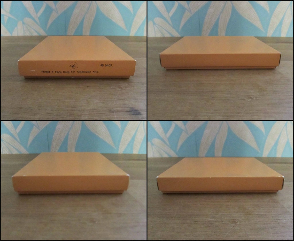 1970s Holly Hobbie photo album & gift box, printed in Hong Kong