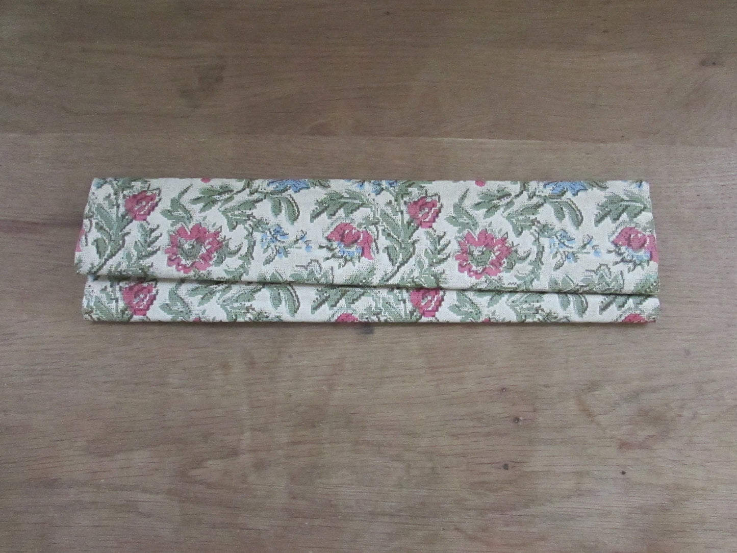 Vintage floral vinyl plastic knitting needle roll