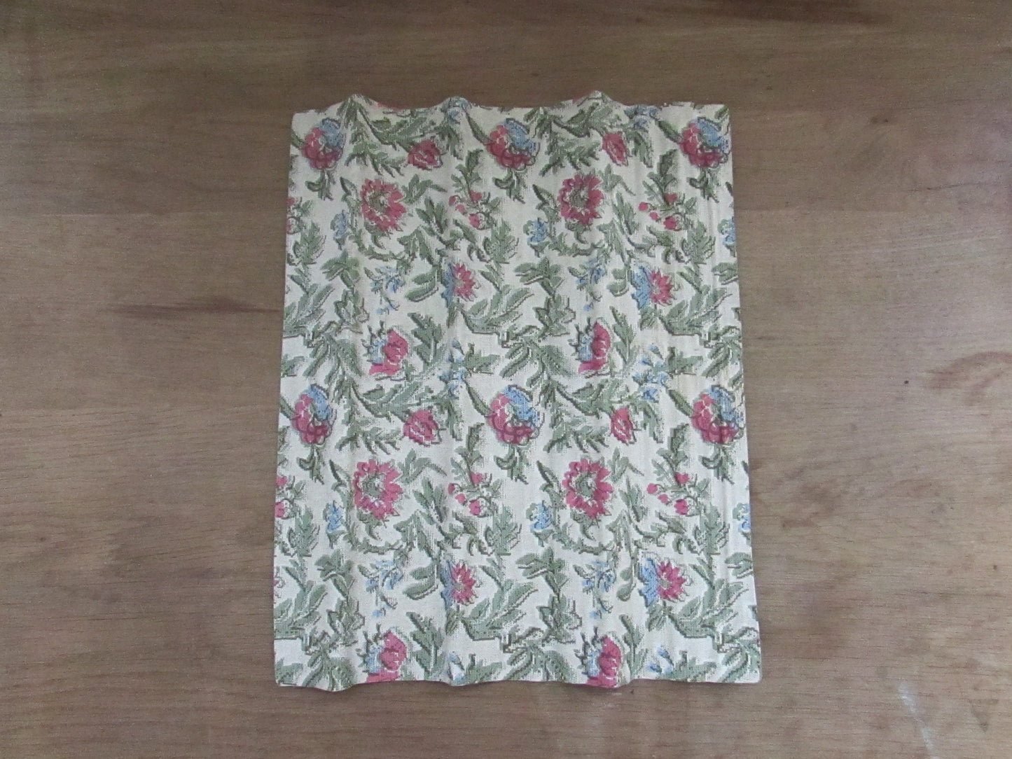 Vintage floral vinyl plastic knitting needle roll