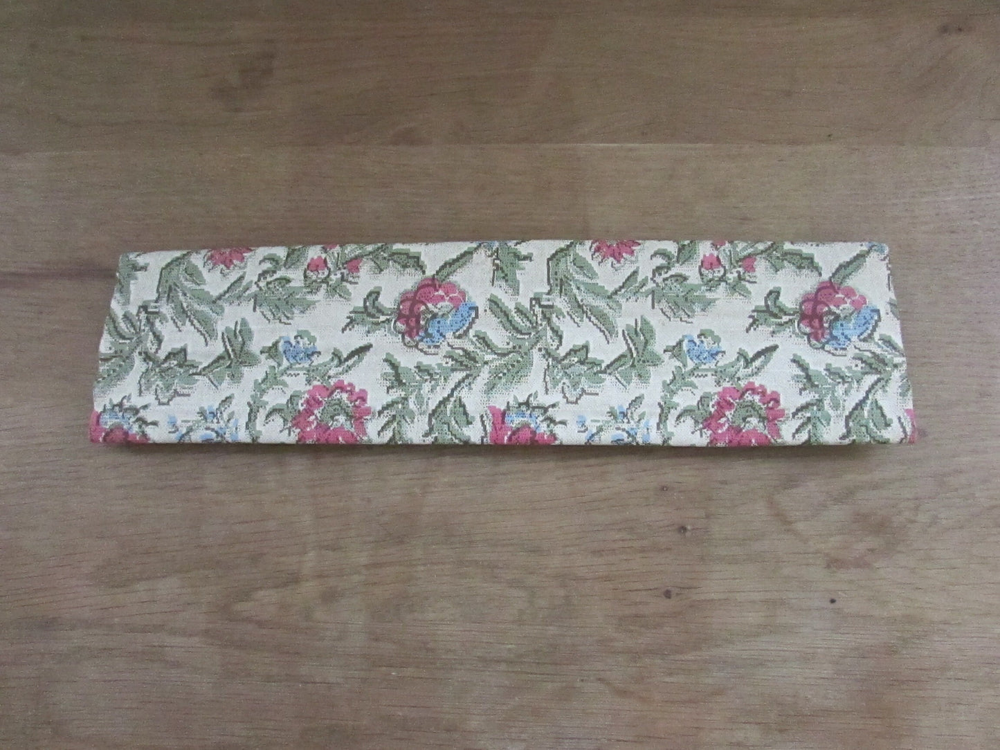 Vintage floral vinyl plastic knitting needle roll